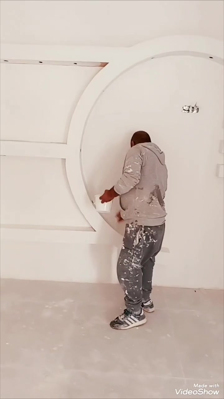 السلام عليكم كادر مختص بعمل السقوف المغربيه سعر متر المغربي كرسته وعمل شامل الصبغ وفتح اناره بروفايل وكلوب سعر المتر 14 دولار للاستفسار ***********

