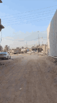 السلام عليكم توفر اليوم عندنا دار بمساحه 350 متر المكان مالته كربلاء شارع كربلاء طويريج قرب محطه جوهره كربلاء يبعد عن الشارع المشايه 50 متر الى 75 متر البيت مثل ما شفتوه بالتصوير واضح طابقين بناء درجه اولى البيت طابوق مثل ما شفت الطارمه بالواجهيه وخلفه حديقه بشغله درجه اولى ويصلح حسينيه ويصلح دار سكن مكان مالته كلش قريب كربلاء طويريج قرب المحد الفني قرب محطه الوقود جوهره كربلاء

جنس الارض سند 25 تحويل باسم المشتري 
  أي استفسار اتصال بالرقم وبكم خير وتدلل السعر عارضينه 160 وبي مجال
***********
***********
