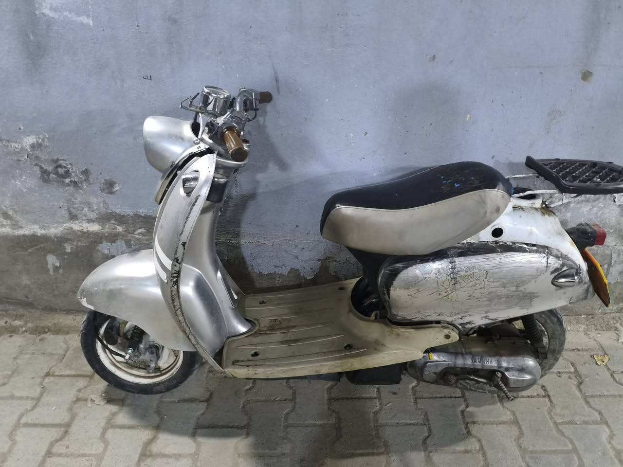 سلام عليكم دراجه  60 عبد الحليم  
هندر واحد تشتغل بكل وقت 
نقص ستاند وباتريها ضعيف
تايرات نضيفات
الدراجه مجفتها جديد صارلي يومين حاليا علسحك 
السعر 160 مكاني بغداد الكريعات


**إذا كنت صاحب هذا الإعلان وتريد حذفه لأي سبب، رجاءا أرسل رسالة إلى الدعم الفني**