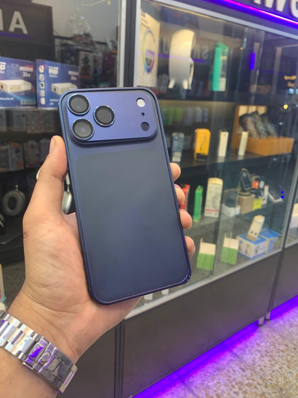 13 برو ماكس
ذاكره 256
بطاريه89 
عليه تحوير 17 برو ماكس

لون الجهاز زيتوني
نضيف كلش مستبدل شاشا نوعيه قويه كلش حلوه الوانها

السعر 525 الف

المكان بغداد 

للأستفسار
***********
