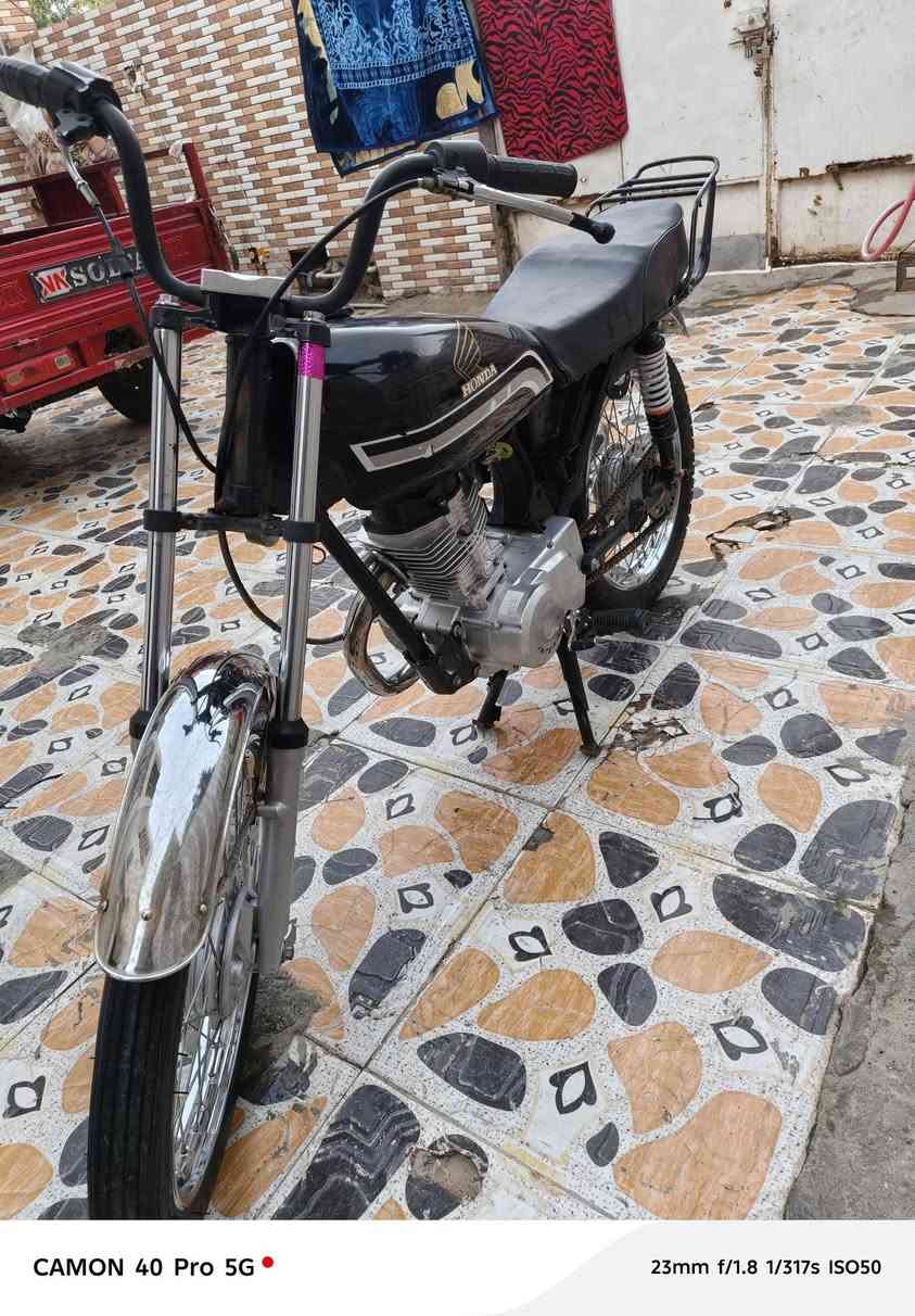 سلام وعليكم دراجه نامه بس لمحرك انتنس اللبيع مكفوله من لمكينه لشاصي دراجه تعمير  مكاني لعماره سعر 650 الف تصل ***********
 علمن دراجه بدون بدون بدون
