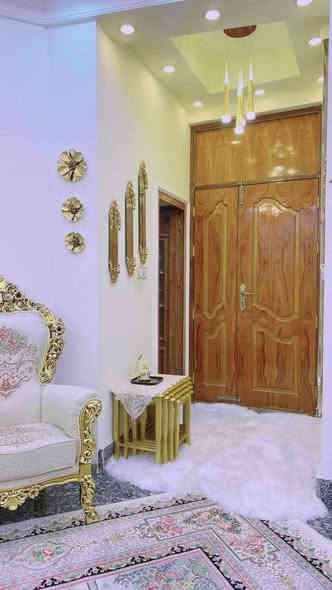 السلام عليكم ....
دار سكن مساحه ١٦٠م ركن طابقين بناء حديث 
عنوانه حي العسكري / حي الضباط خلف دكتور مثنا سابقا 
السعر ١٨٥ او بي مجال بسيط جدا 
للاستفسار /مكتب الأمين للعقار 
***********
