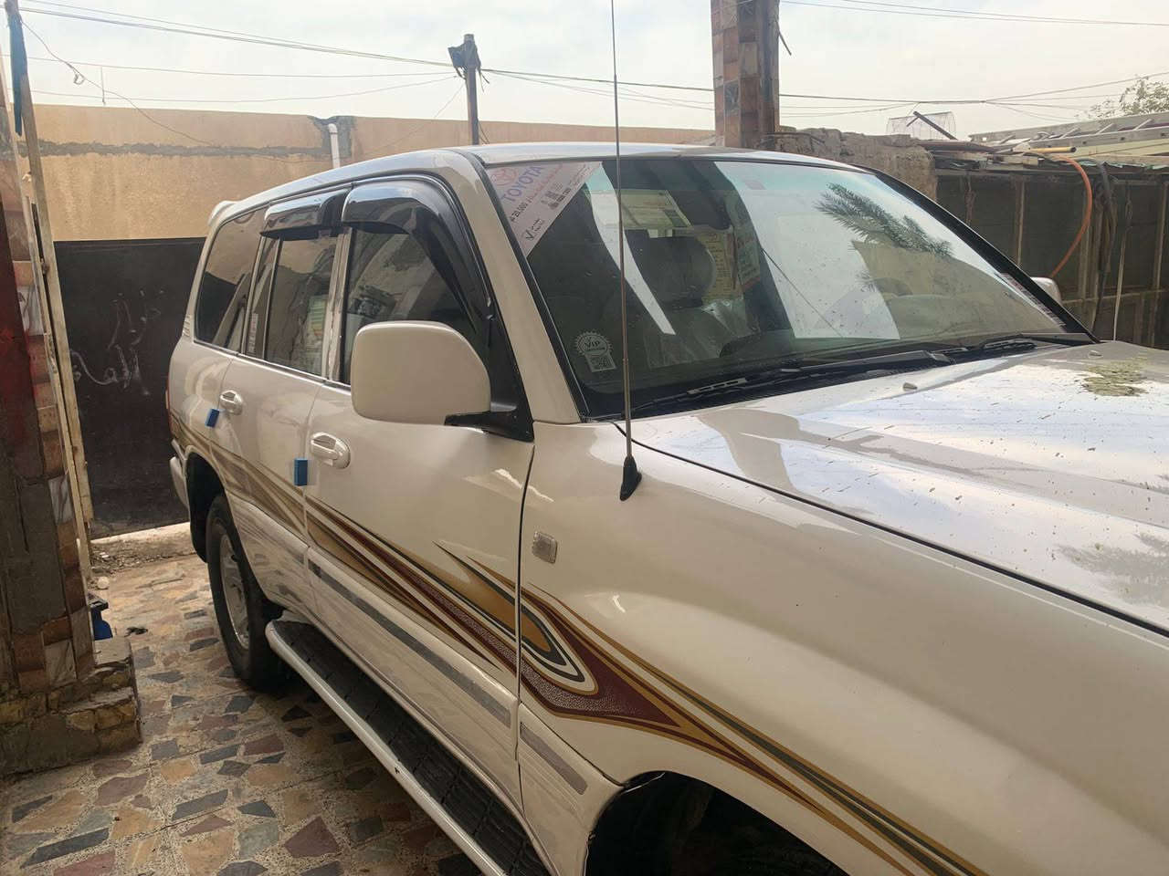 السلام عليكم ورحمه الله وبركاته
مونيكا موديل 1999سيارة جديده مصبوغه حزام للجماليه كير ومكينه ملكه تخم تاير جديد اي نقص مابيها سعر 120وبيها مجال بسيط 
رقم الهاتف ***********
