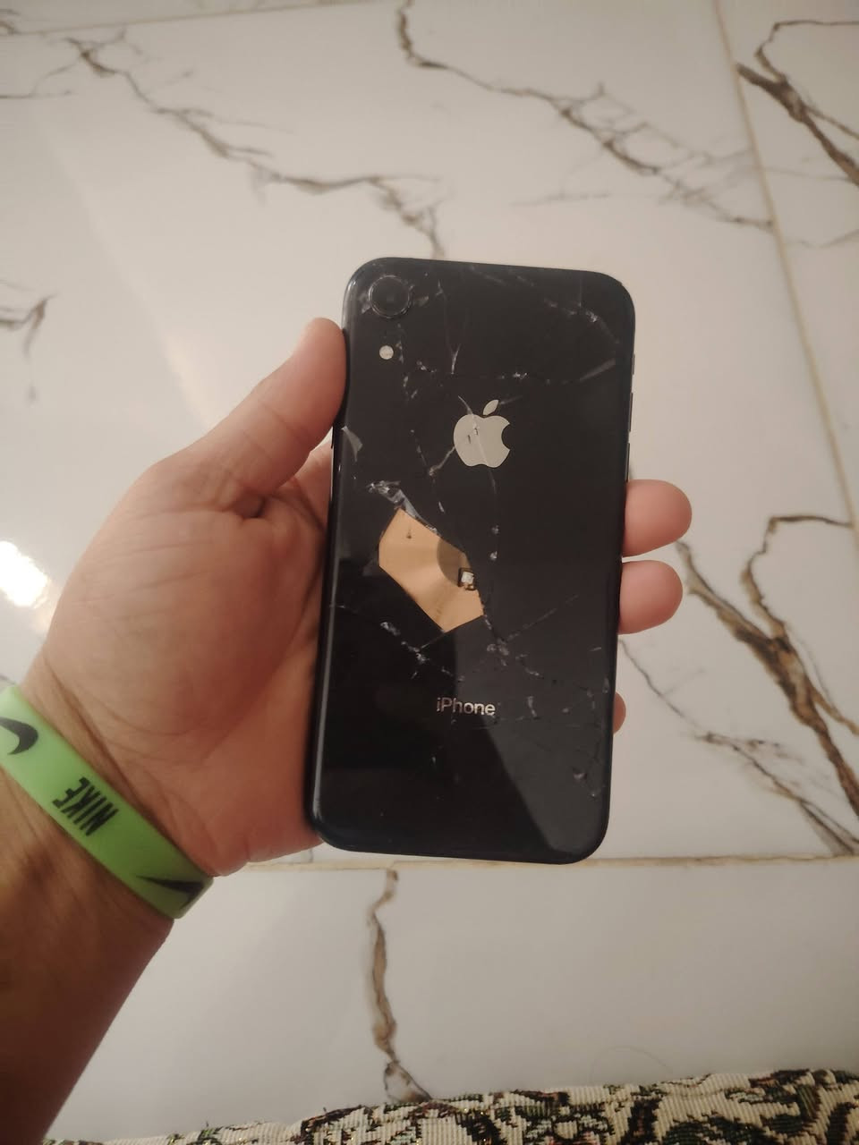 جهاز اكس ار مبدل بطاريه والضهر مكسور وفيس ايد واكف للبيع بسعر مناسب الي حاب يتصل ***********
