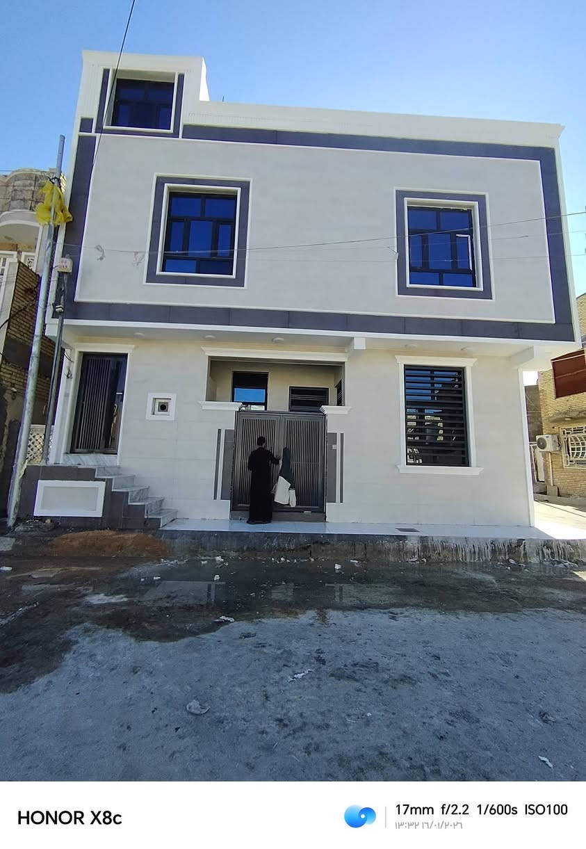 يالله بنايه تجاريه للبيع بحي أور الثانيه قرب مكتبه الشاطر على شارع 15 متر مساحته 120 يتكون من من مشتمل جوه او شقتين فوك مؤجره حاليا وارده الشهري مليون 300 لاستفسار واتساب ***********
