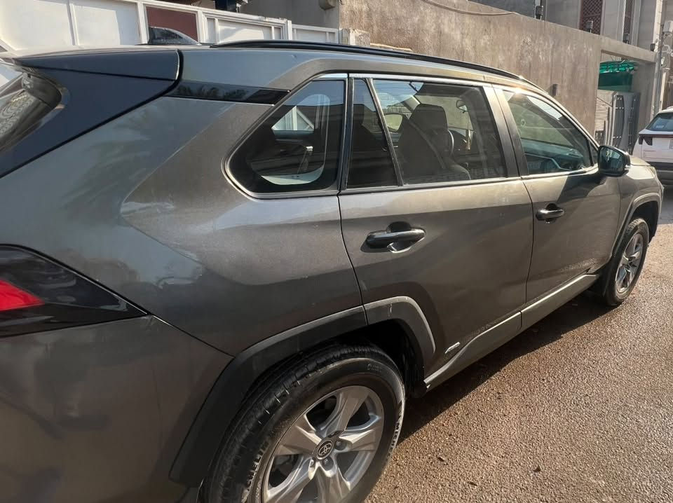 السلام عليكم
راف فور هايبرد للبيع 
موديل ٢٠٢٣ 
السيارة xle فول مواصفات
فتحة 
رادار 
تحديد مسار 
حساس امامي 
ابل كار بلي 
تبريد قطعتين 
صندوق كهرباء 
مقعد السايق كهرباء 
نقاط عمياء 
تدفئة بالمقود 
مقاعد امامية تدفئة 
السيارة مرقمة بغداد و استخدام بيت بسمي تحويل ثاني يوم 
تقريرها حرق وارد امريكي حارقين عليها صوندات بامريكا الحرق خارجي فقط والاثر بسيط گير ومكينة ودواخل مكفولة
رقم الشاصي
4T3RWRFV0PU084548

للتواصل ***********
بي واتساب

السعر 225$
