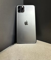 آيفون ١١ برو ماكس • ٢٥٦ • فيس ايدي شغال