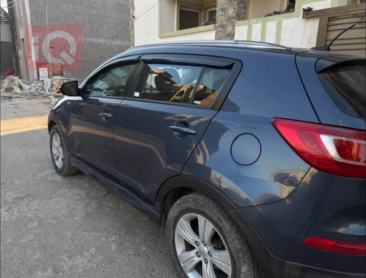 كيا سبورتج 2013 امريكي بدون
صبغ فقط بارد جاملغات مثل ما موضح بالسونار وشاصي شبر تعديل فقط 
كير محرك مكفول تبريد مواصفات كامله 
حساسات كامرا خلفيه منفذ
اوكس لايت اوتماتيك وباقي
بأسمي السياره رقم
وسنويه جديد سعر ١٣٨ ورقه
مكان بغداد الدوره
*********** بغداد, العراق
