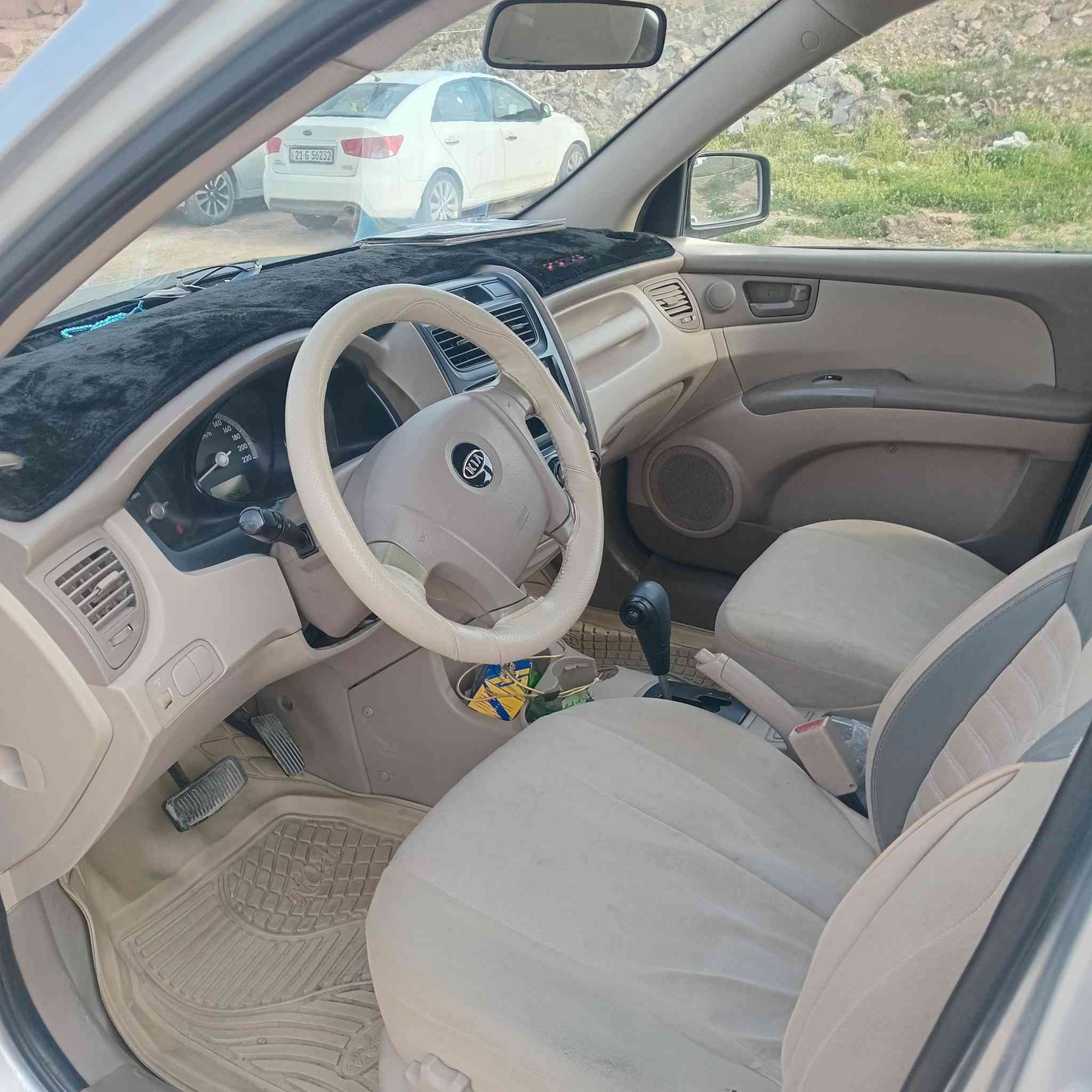 للبيع كيا اسبورتج ٢٠٠٩ خليجيه بدون اي ضرر رقم انكليزي بأسمي هزه براد جديد تحويل ثاني يوم مكان السياره ديالى دلي عباس السعر 129 وبيهه مجال 
رقم ***********
