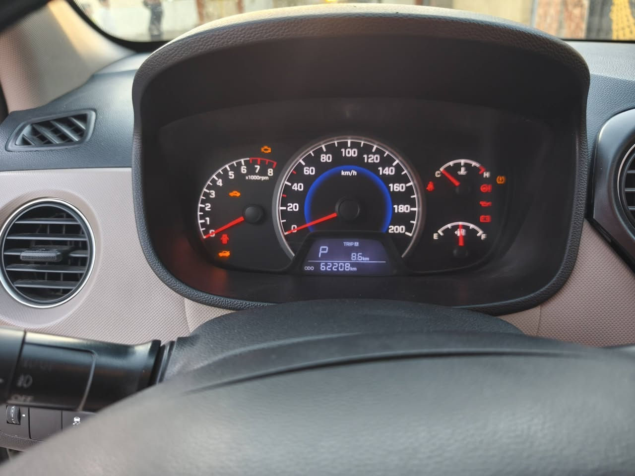 السلام عليكم
هونداي  i10  كراند موديل 17 رقم أربيل باسمي رقم جديد سنويه لغايه 2028 سياره كلش نظيفه جديده بيها البنيد والباب خلف السائق صبغ اني صبغته اثر طخه بسيطه وصورته موجودة ماشيه 62 الف شاشه حساسات كامره نظام ايكو وتسحلق باتري جديد منظومه تبريد شديتها هذه الصيف جديده في القصر الابيض فقط نقص الشوته بيها كسر الاستفسار على الهاتف *********** أو ***********
السعر 92 ورقه وبيها شويه مجال
