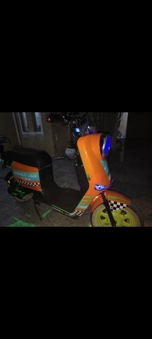 السلام عليكم ورحمة الله وبركاته
باسكل شحن جديد للبيع 2025🏍️
مكان: كربلاء 
الحجم  20
الون : برتقالي مميز 🟧
الون الويل :اسود :مميز
المواصفات 
السرعه :99 حقيقية📟
يعمل بنضام 4سرع
جهاز إنذار :عند السرقة📢
قفل التاير الخلفي
قفل السرج : او البطارية 
ويل كب.
بطاريات 5 جدد 60A......:22V🔋
بايدر مساعد :وايضا يشحن البطارية
تيرات :جوبلس
دواسات دبلات :6 :2 أمامي :4 خلفي
اشاير يمنه يسره دبل اشارة 
لد :نهاري💡
لد :ليلي🔦
لد :ليلي :إضافي🏮
لد :خلفي 🔦
مفتاح 🔑 و بصمة وكارت🔐
شاشة تقرأ :العطلات :والسرعة :والكيلو متر:وشحن البطارية.
وغيرها من المواصفات
السعر 550وبي مجال بسيط💵

لاستفسار خاص او علـّۓ. الرقم اسفل
***********
