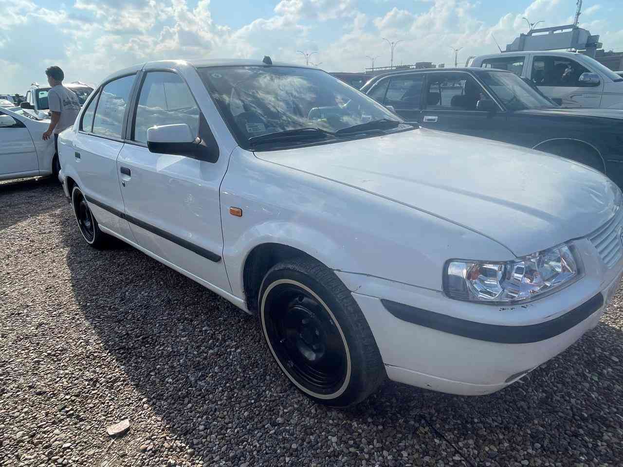 سلام عليكم 
سمند مديل ١٣ سياره حلوه ونضيفه 
بيضه هزه ورقم جديد باسمي تحويل ثاني يوم رقم كربلاء مكاني بصره 
سياره بيه جاملغ مبدل سبب خياس 
وبيه الدوس خياس خفيف مصلحهن وباقي سياره مكفوله مكينه لا تبخير ولا تنقيص حماوه خير من الله كيره جديد سياره حلوه ونصبه حداده حلوه تبريد ثلج شاشه ومسجل  رنكات وتخم تاير ابو الخط جديد سنتر  لوك جديد جاهزه للخير مكاني بصره الزبير مكلف بنشر 
رقم الهاتف ***********
السعر ٤٩ وبيها مجال شي بسيط
