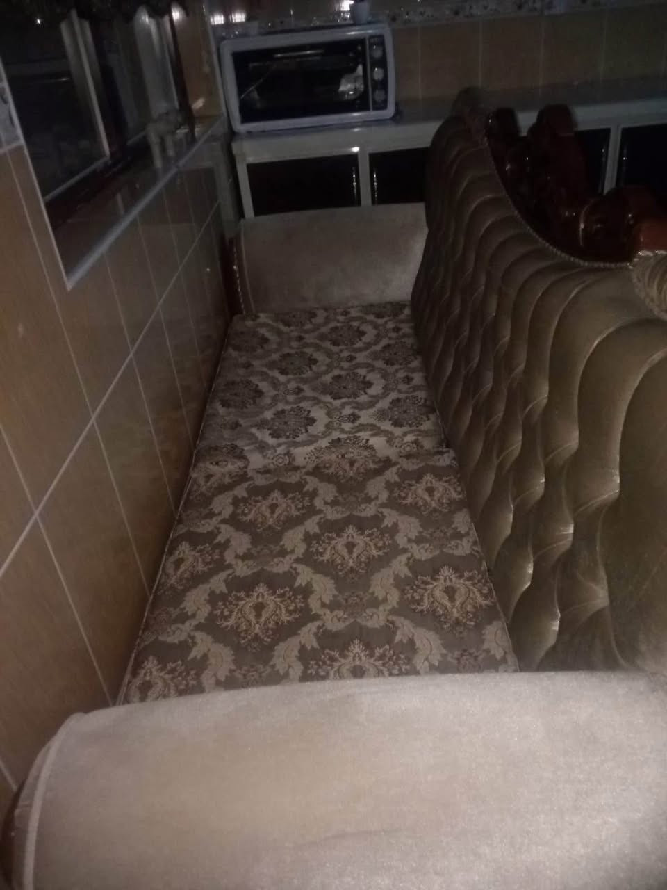 تاخم الاثاث قه نه فة مستعمل سعر 570 الف&تاخم قەنەفە نرخی ٥٧٠ هەزار بۆپەیوەندی *********** أربيل, العراق
