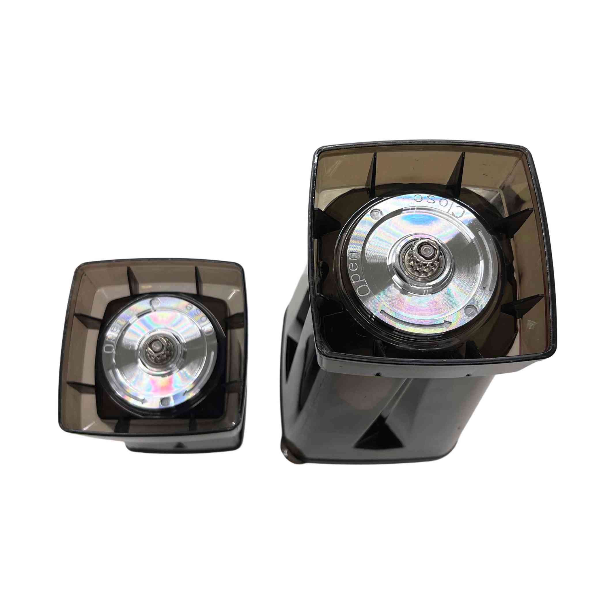 خلاط كهربائي Slivers Creslt متعدد الوظائف موديل SC-1589

خلاط كهربائي قوي ومتعدد الاستخدامات مصمم لأعمال الخلط والطحن اليومية بكفاءة عالية.

• محرك بقدرة 5500 واط مناسب للاستخدام المكثف

• سرعة دوران عالية تصل إلى 32000 دورة/الدقيقة

• تحكم بالسرعة

• شفرات تقطيع من الستانلس ستيل

• جرة كبيرة من البولي كربونيت بسعة 2500 مل

• نظام حماية من زيادة التيار وارتفاع الحرارة

• القدرة الكهربائية: 5500W

• السرعة: 32000 RPM

• سعة الجرة المقننة: 2.5 لتر

• الجهد الكهربائي: 220V ~ 50Hz

محتويات العلبة

• جهاز الخلاط (القاعدة الكهربائية)
• جرة خلط بسعة 2.5 لتر
• غطاء الجرة ناصرية, ذي قار


**إذا كنت صاحب هذا الإعلان وتريد حذفه لأي سبب، رجاءا أرسل رسالة إلى الدعم الفني**