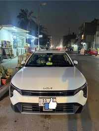 k4موديل 2025 ماشيه 30 الف     فول ما عده الفتحه وكشن مخمل  سياره خليجي...