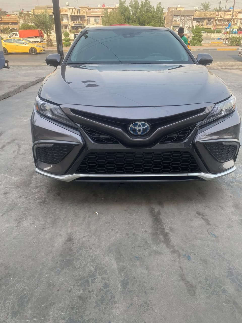 السلام عليكم كامري 2023 XSE للبيع حادث موضح بالصور رقم بغداد باسمي ماشية ٢٢ الف ميل المواصفات معروفة ما يحتاج اذكرهم  ايرباك برده فقط بيع سريع ٢٢٠ورقه وبيها مجال.. رقم الهاتف *********** موجود واتساب
