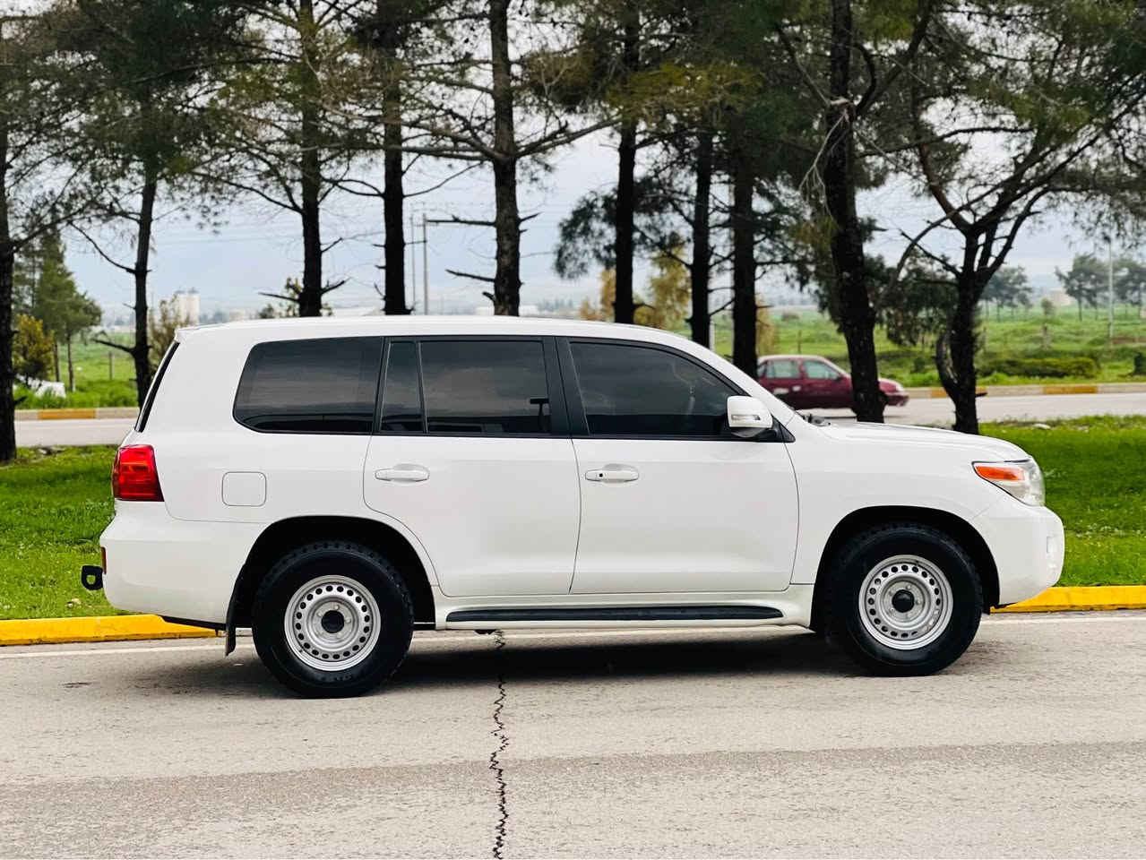 تويتا لاندگروزر موديل 2014 شركة ساز مواصفات GX گير ئوتوماتيك + ثلاجه + تبريد مركزي + هوك + فور ويل + بصمه + داخل شمس + لا يت زينون + مكفول كفاله عام + محرك مامفتوح + ماشي 127 الف مكان السليمانية *********** السليمانية, العراق
