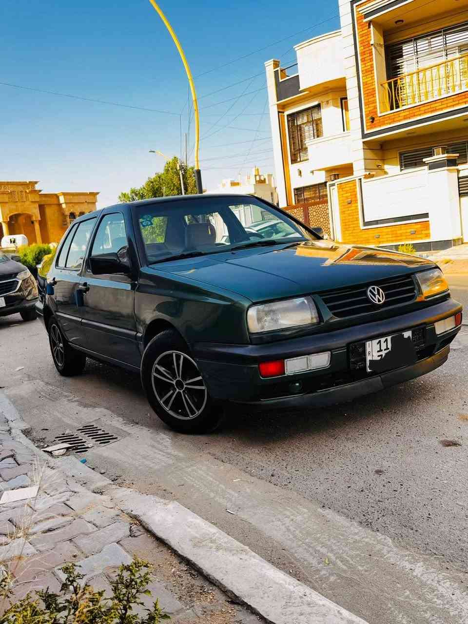 السلام عليكم للبيع كولف فنتو موديل 1997
تبريد شغال ثلج
صدر جديد امامي خلفي جديد
كهربائيات كله شغاله
اي نقص مابيهه
محرك وكير جيد جدا
كير اوتماتيك حاويه قبل اسبوع شديته
رقم بغداد انكليزي
السيارة بسمي
السعر 47 وبيهه مجال بسيط
المكان بغداد بالاعضمية
للإستفسار ***********
