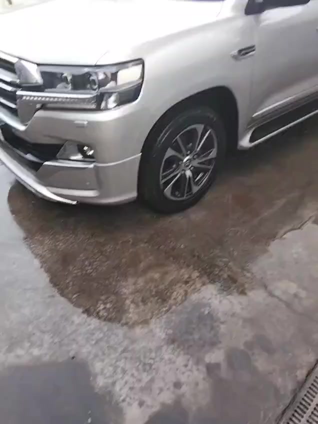 ‏‎السلام عليكم 

تويوتا لاندكروز  2020  8 سلندر 4600 لون مميز رصاصي مكفوله من الصبغ والبارد والشخط والرصعة والتبديل السيارة كلش جديدة رقم سليمانية بااسمي هزة وفحص جديد ماشية 100 حقيقي لامنزلة ولا ملعوب بيها مثل الباقيات
‏‎المواصفات
‎8 سلندر 4600
‎5 بصمات 
‎8 ايرباك
تشغيل عن بعد 
‏‎سلايد
كراسي جلد وكهرباء الراكب والسايق3
‏‎تحكم ستيرن جهتين 
‏‎دبل ماوس
‏‎انارة ترحيب
‏‎دوسات ليزرية كتابة LAND CRUISER
اشارات تحذير ابواب امامية
‏‎ثلاجة
‏‎حساس امامي+خلفي
بجم زنون 
لايت اسود 
‏‎مري شفط +قلاب 
‏‎اشارة بالمري
ويل حجم 20 
وباقي المواصفات المعروفه 

صدر امامي خلفي كير محرك كهربائيات تخم تاير كلة بشرط 
كتلوكات كاعيات والعدة كلهن موجودات 

السعر 558 وبيها مجال
***********
