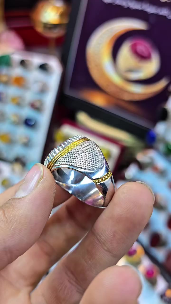 صياغة حدييييثة
اجمل صياغة منشاء احلئ منشاء إيران 🇮🇷
هاذا ياغالي صياغة إيرانية جميلة جدا شغل يدوي %100 المفاجئة ياغالي هو الحجر يااااقوت افريقي احمرر %100 وحجم هائل ومميز
#مزاد_ابو_اشرف_اليمني


**إذا كنت صاحب هذا الإعلان وتريد حذفه لأي سبب، رجاءا أرسل رسالة إلى الدعم الفني**