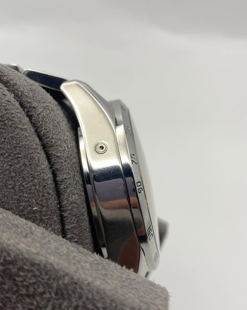 West End Watch Co
Sowar Automatic 
مُستعمل بدون مُرفقات 
اوتوماتيك كرونو
قطر ٤٢ 
الساعة بنظافة جيدة جدًا 
لون مينا مُميز


**إذا كنت صاحب هذا الإعلان وتريد حذفه لأي سبب، رجاءا أرسل رسالة إلى الدعم الفني**
