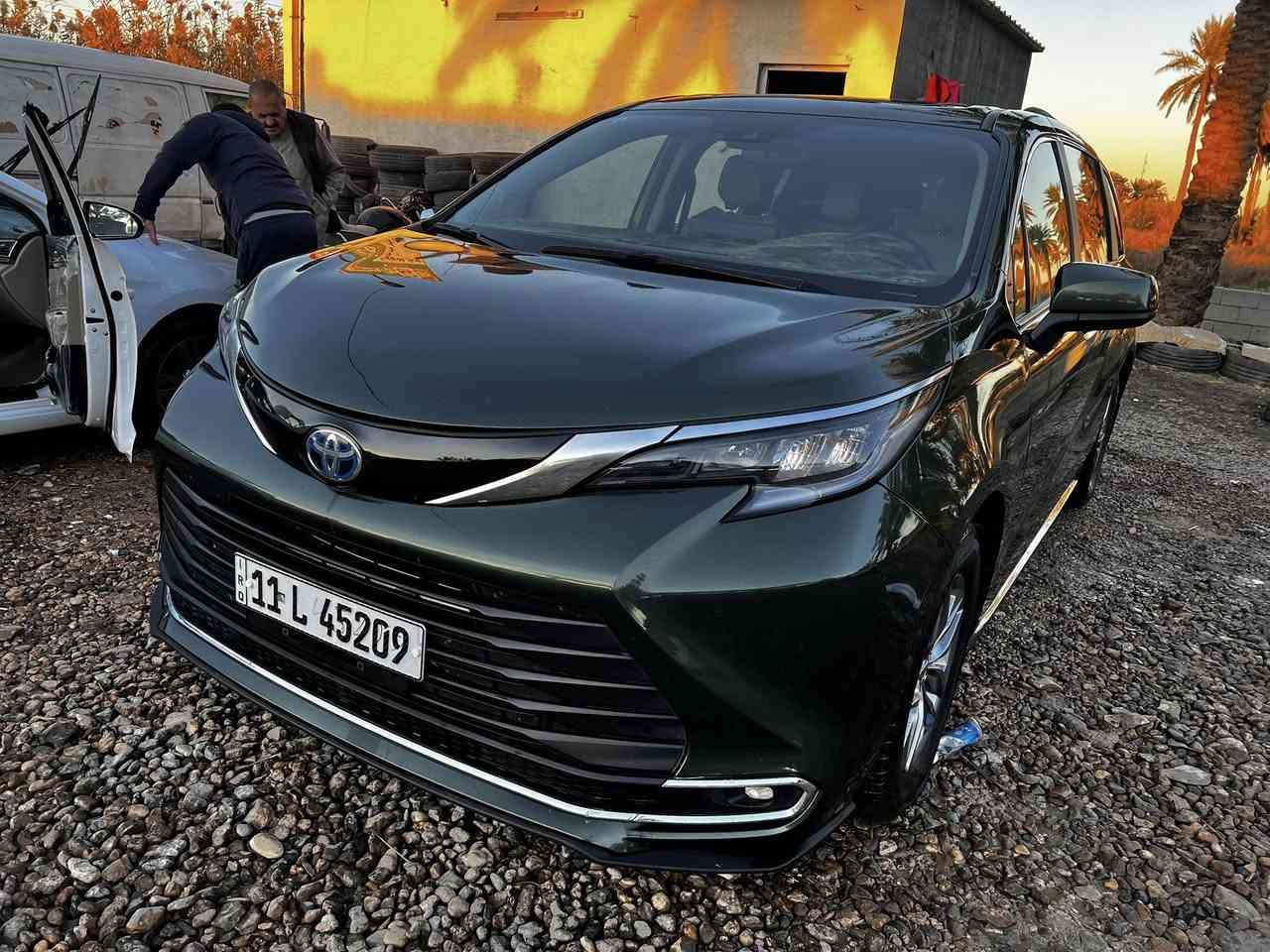 للبيع فقط تيوتا سينا 2023
فول مواصفات XLe السياره مكينه وكير ودواخل  وايرباك بحالت الوكاله ممبدل بيهه ولا برغي 
محرك 2500 هايبرد 
لون مميز  داخل بطانه 3الوان 
شاشتين تحكم عرض وشاشة اعطال 
بردات جام ابواب كرسي اضافي 8راكب 
تدفئة كشنات  ًوكشنات كهربائيه تحكم بجميع الوضعيات  نضام سماعات 🔊 jpLمزود بدمام  
فتحة تنته كل الابواب مع الصندوق كهربائيه شفط منافذ شحن امامي وخلفي تايب سي وآي فون بالاضافه الى شاحن لاسلكي بدشبول  نضام حساس فتح ابواب بالرجل
مودات قياده ايكو ورياضي وEv
وبقية المواصفات معروفه ضرر خفيف جدا ايرباك بلادي السياره حتا تايرهه بعده لوكاله بيهه   
السياره مال بيت باسمنه ومداخله لا كراج ولا معرض شراي دزلي خاص وتدلل
السعر 290 وبي مجال للشراي راسلني لو اتصل وتدلل
***********
