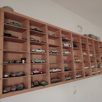 رف خشب تفصال مقطع للبيع  ياخذ 54 سياره حجم 43 خشب درجه اولى ضهر معاكس ...