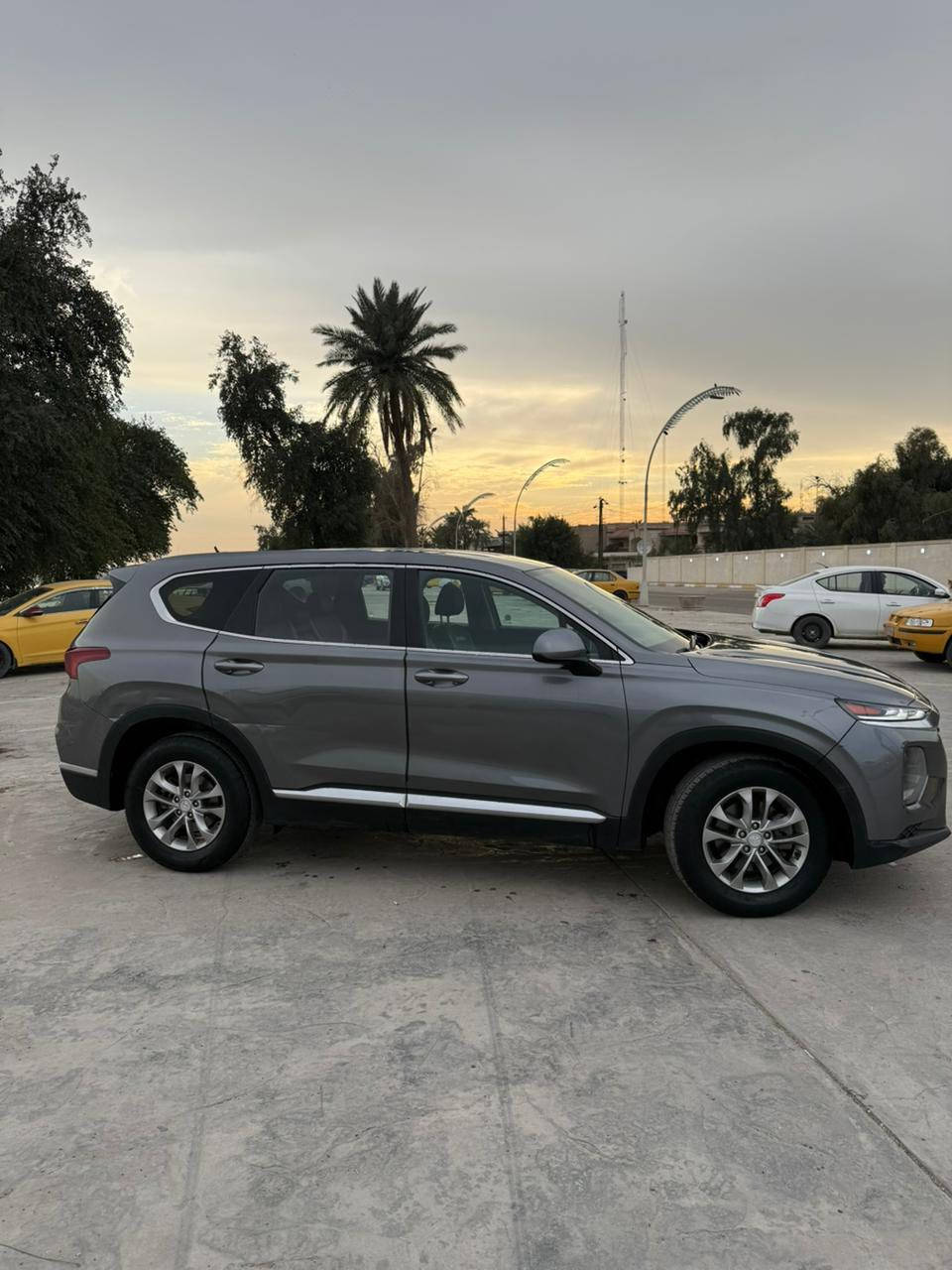 السلام عليكم هونداي سنتافيا ٢٠١٩ أمريكي كلين تايتل فقط دعامية ٤ سلندر رقم بغداد باسمي السعر ١٨،٠٠٠$ 
مكان السيارة الكاظمية هاتف ***********/***********
