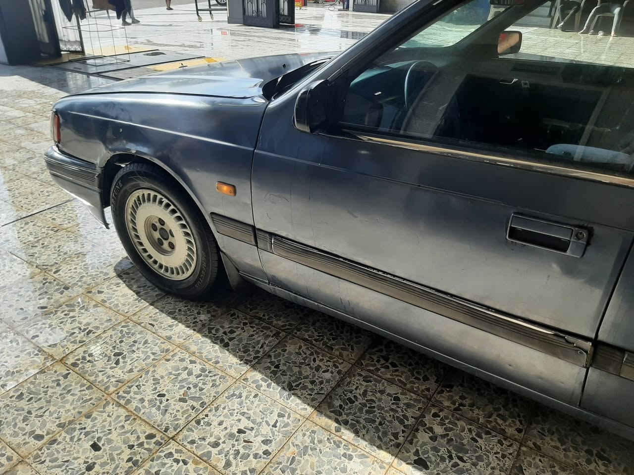 السلام عليكم مازدا 929 فول اوتوماتيك السياره بلاديه وعلى وضع الشركه مكينه 4 سياره قدام العين رقم دولي السعر 22وبيها مجال قليل  *********** //***********
