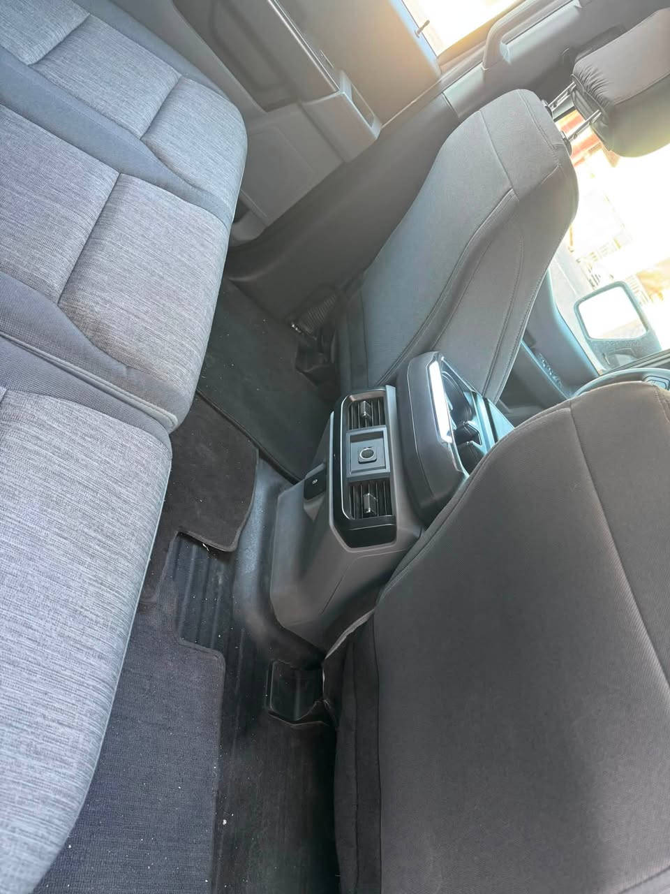 بيكم فورد f150 
موديل 2023 
محرك 5.7 
8 سلندر 
ضرر بونيت سبغ و اثنين جاملغات مبدلين علمود بجم 
محرك كير تبريد كلة بشرط جديد
فور ويل دبل اكسل
ماشي 47 ميل 
تايرات و صدر جديد
ترقيم جديد بسمي سيارة 
تحويل و وكالة ثاني اليوم 
سعر 230 ورقة 
***********
