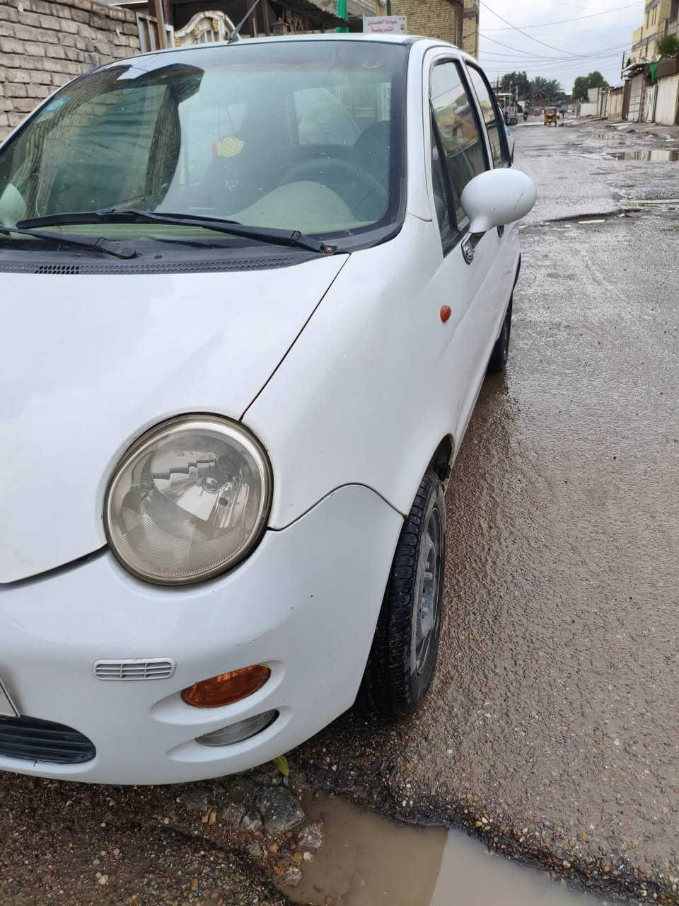 QQ 2013 كير عادي 
مكفوله من الحادث والصبغ
تدفئه🔥
 تبريد ثلج ❄️
كير ومحرك بحاله جيده جدا
رقم بغداد انكليزي 
 مكاني الامين الثانية تحويل مباشر
ب25 وبيها مجال  
***********
