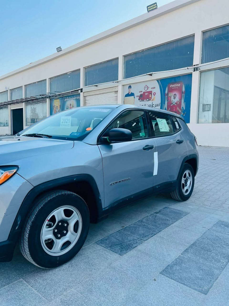 . السلام عليكم سياره جيب كومباس أمريكيه للبيع موديل 2021 رقم بصره حره تحويل مشروع وطني السياره مكفوله من الضربه والصبغ والتبديل والفتح علما بأن السياره تقرير مواصفات السياره بصمه محرك 2400 سايد بريك بصمه تبريد قطعتين تحكمات فول شاشه كبيرة كاميرا دواره تخم تاير حداديه ماشيه 70 الف سياره جديدة بمعنى الكلمة وجاهزه من كلشي استخدام شخصي السعر 138 وبيها مجال بسيط للشراي مكان السياره ناصريه الشموخ للإستفسار   ***********
