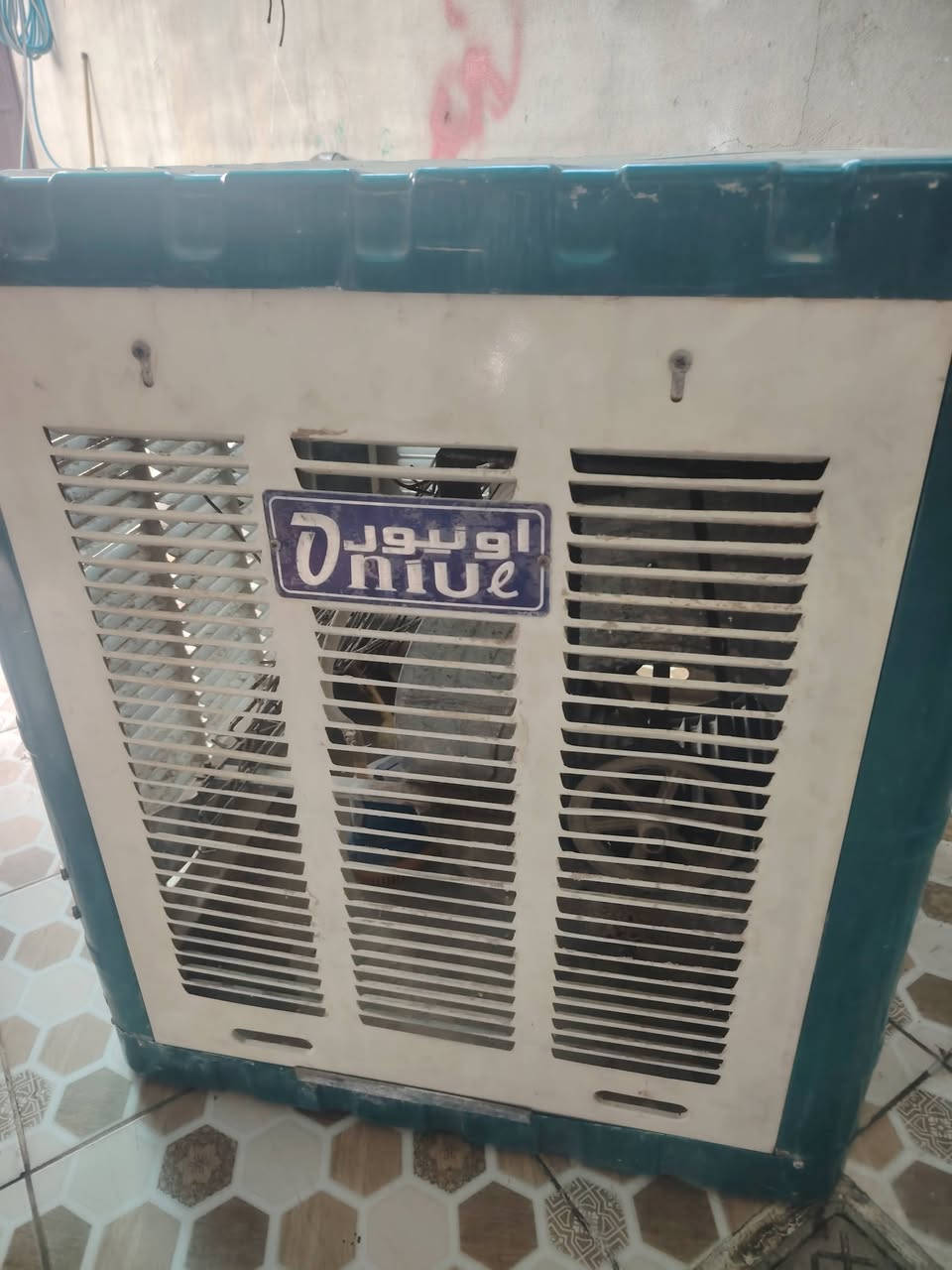 مبردة للبيع مع كونفيره كلمن ابسعره 
كلهم شغال مابيهم اي عيب


**إذا كنت صاحب هذا الإعلان وتريد حذفه لأي سبب، رجاءا أرسل رسالة إلى الدعم الفني**
