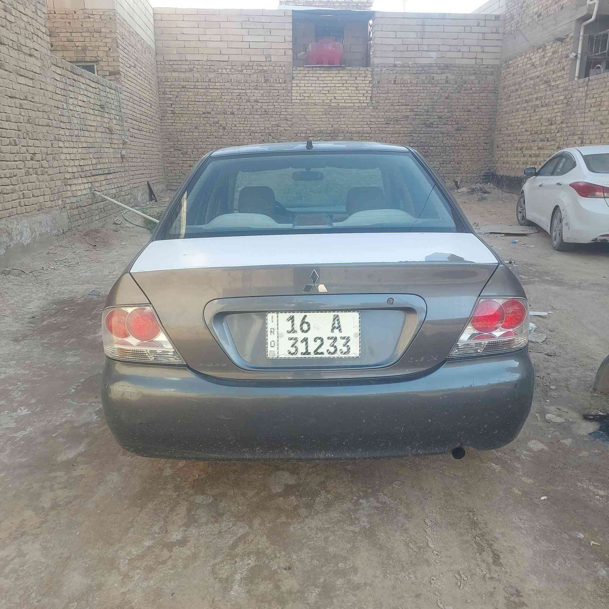 سلام عليكم للبيع مسيوبيشي لانسر مديل 2010  رقم قادسيه انكليزي ب اسمي( نقصه دجه مال كير  وبيه بدايه تبخير  حداديه نص عمر)  تبريد ثلج دواخل بحاله جيده  مكينه 1600 قبق اسود  بيه جراد بل قماره وبيه طخات بسيطه  سعر 70 وبيه مجال بسيط شراي يتصل *********** مكان سياره نجف
