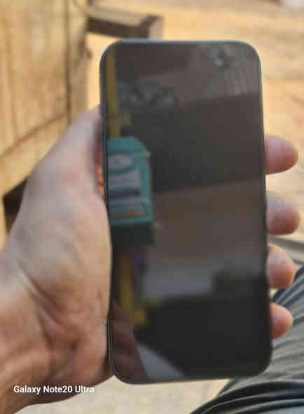 ايفون ١٣ أمريكي
نضافه ١٠٠بل ١٠٠
بطاريه ٨٥
بالشعب 
السعر ٧٢٥
***********
شرط لا تبديل ولا طاب صيانه
