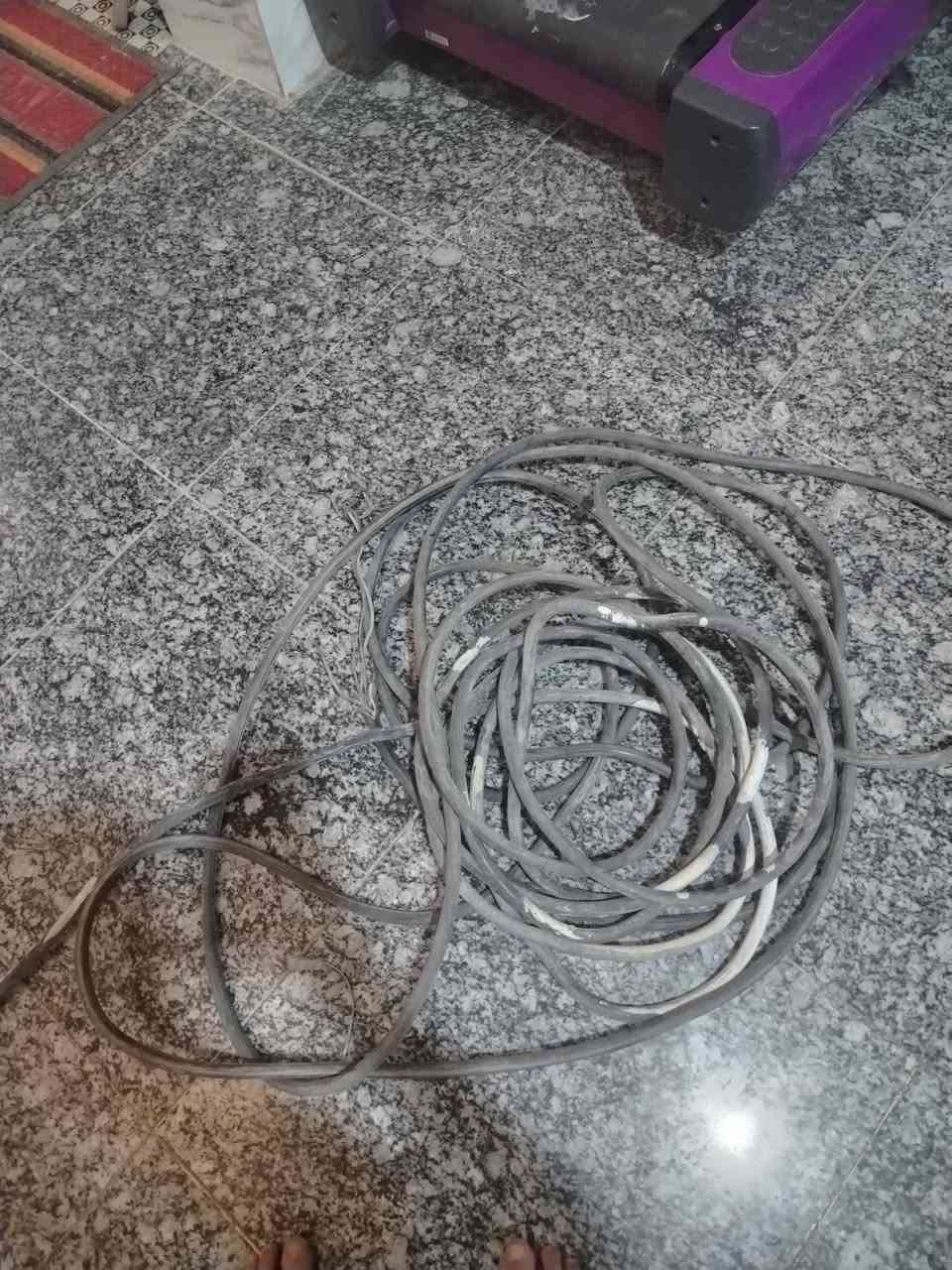 السلام عليكم. كيبل كهرباء تقريبا طوله من ١٩ _٢٠ متر اربع خطوط.للبيع 🌹


**إذا كنت صاحب هذا الإعلان وتريد حذفه لأي سبب، رجاءا أرسل رسالة إلى الدعم الفني**
