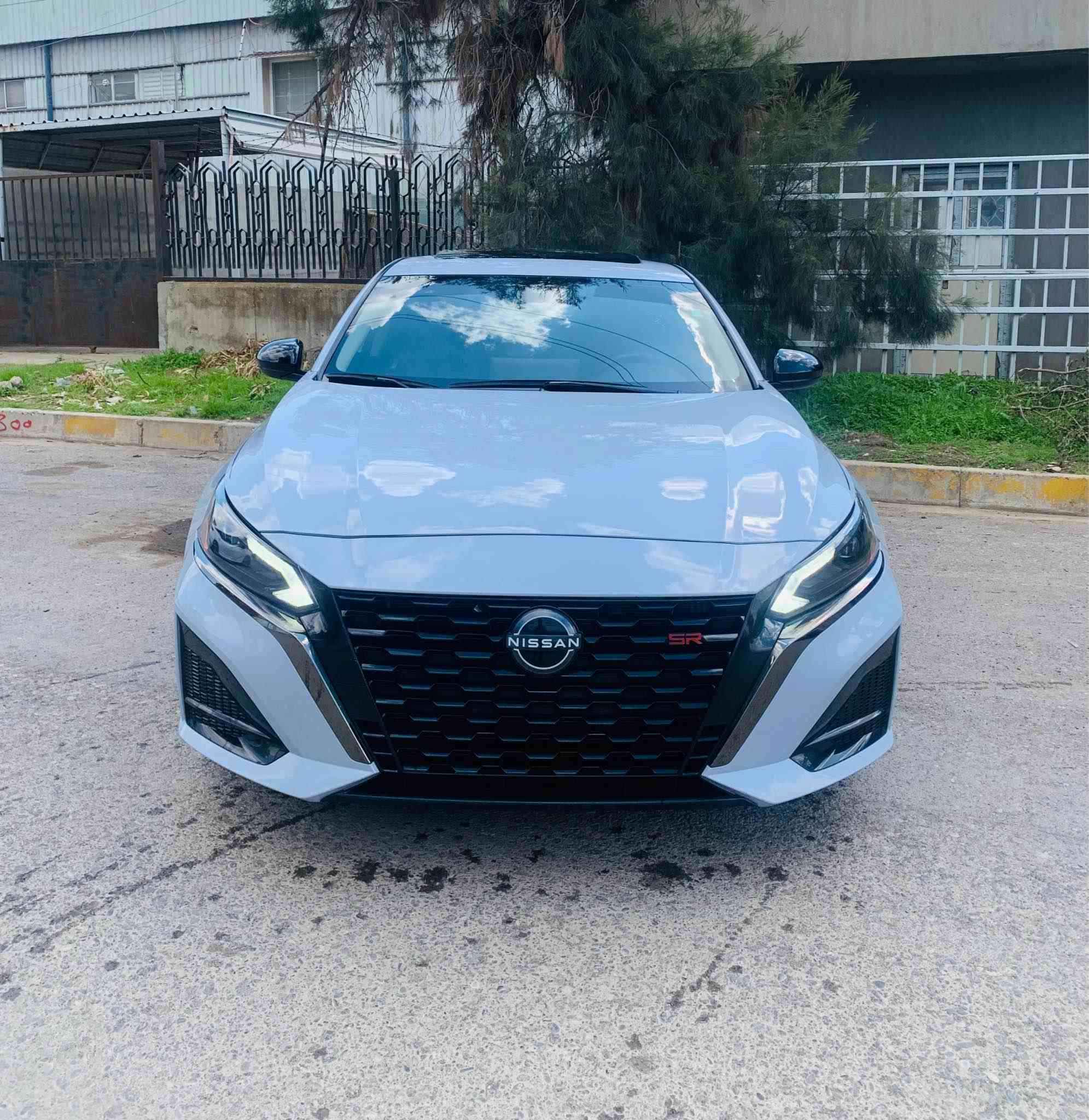 نیسان التیما ٢٠٢٤
مواسەفات Sr پلەس
سلاید شاشە گەورە 
کوشن جلد و کارەبایی و هیتەر
وایەرلێس چارچ
٢٤ هەزار رۆیشتووە
نیو چاملغی دواوەی بۆیاغه
بێ ژۆرێ بێ ئەرباگ

رەقەم کاتییە و ٩٠ رۆژی لەگەلە

*********** أربيل, العراق
