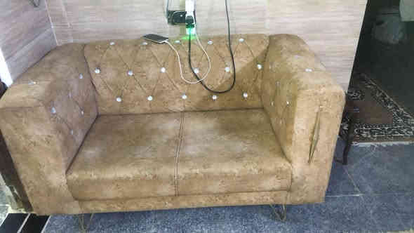 سلام عليكم عندي ختم البيع عشر مقاعد تزكام ضهر وقاعده بلوك شغل درجه اولى اريده ٤٥٠مكاني بغداد مدينه الصدر ***********
