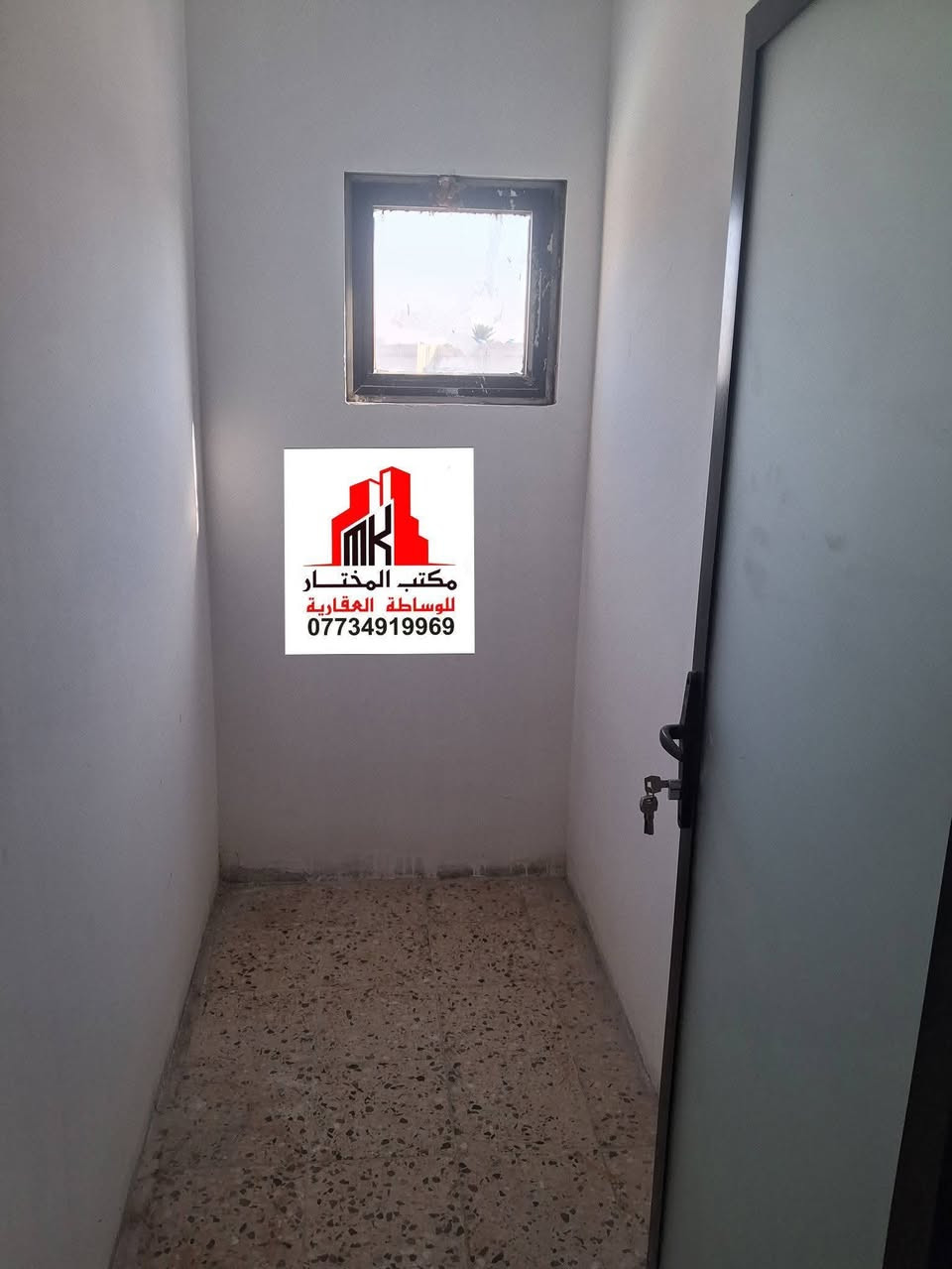 🏠 #للايجـٰآر__في__السيـديـه
#مطلـــوب__عــائـلة__صغيــرة__شرط__موظف
شقه طابق ثاني في مجمع ٥ عمارات البيض
عماره ام ال٦ شقق 
شقه نظيفه جدآ جدآ ومتعوب عليها
تحتوي على ٣ غرف نوم وصاله ومطبخ وبلكونه ومخزن
باب مدخل قاصه وديكورات اناره دفن المطبخ والصحيات كلها  سيراميك باب الغرف جديده سخان تانكي ماطور 
بدل الايجار ٦٠٠ الف قفل 🔒🔒
📱_______________  ☎️ 
للاستفسار #مكتب_المختار_للوساطه_العقاريه
اتصال +واتساب 📞 📱 
***********
