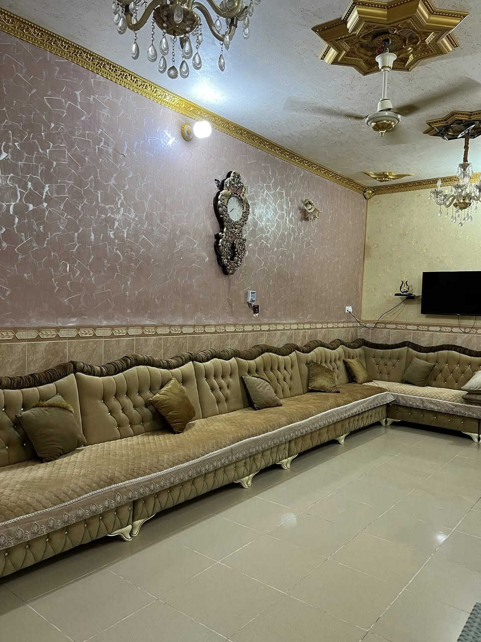 تحيه طيبة الى متابعينا الاعزاء

اختر عقارك المفضل من  
💢مكتب سنتر الكوت للعقار💢

بيت 188 متر طابقين بناء جديد
طابق الاول يتكون 
غرفتين نوم وصاله ومطبخ واستقبال وصحيات داخليه وخارجيه 
طابق الثاني يتكون 
غرفتين نوم وصاله وصحيات وسطح 
سطح شتايكر 

♦️موقع مميز♦️

داموك الحقوقيين 
بظهر الوجهه قريب ع مدارس 
قريب على شارع الرئيسي شارع 7

    
      للأستفسار 
مراسلة الصفحة او الاتصال على الرقم 
***********

او مراجعة مكتب سنتر الكوت للعقار 🗺
عنوان المكتب داموك الحقوقيين 
قرب افران السلطان مقابل معجنات فراولة 
💢 بادارة عقيل الزركاني 💢
