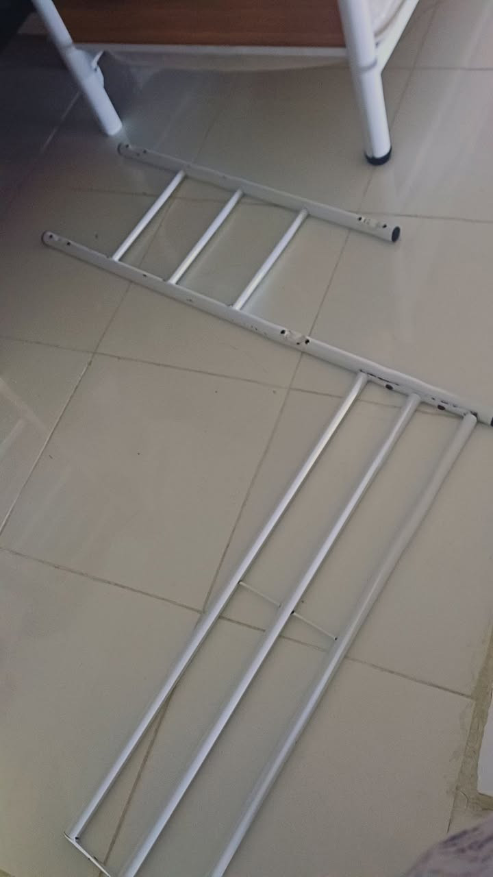 سرير قاطين يصير  الدرج مال موجود بصوره وكل واحد لحاله يصير  مع ٢ دوشك  ١٢٠ 

ودوشك اسفنج نفر  مال سرير ٣٠


**إذا كنت صاحب هذا الإعلان وتريد حذفه لأي سبب، رجاءا أرسل رسالة إلى الدعم الفني**