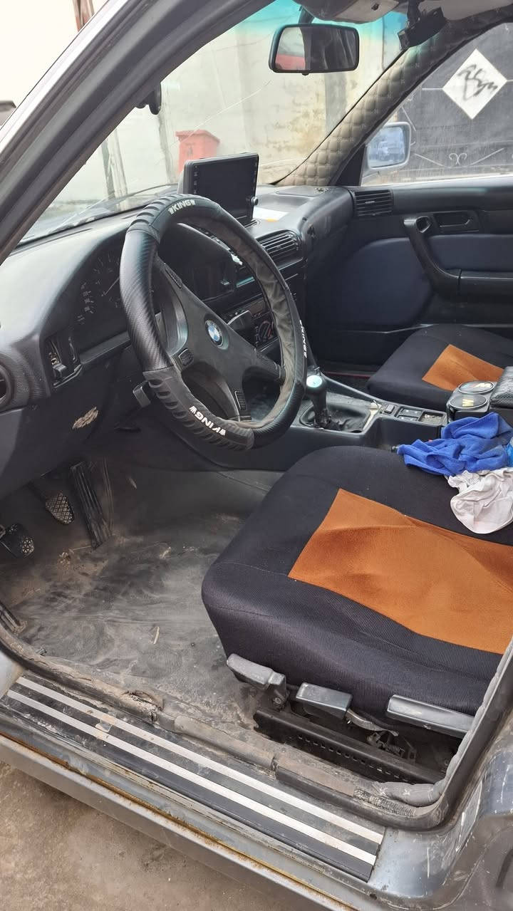 سلام عليكم
BMW 525 /1989/موديل

سياره معمره جديد 

صبغ جديد بدون بولش 

محرك حجم 528 مسكر 

كير عادي

داخلها نضافه نص ونص 

رقم كركوك جديد اصدار السنويه تاريخ 2025/12/21

مكان السياره كركوك سعر 50 وبي مجال

***********
