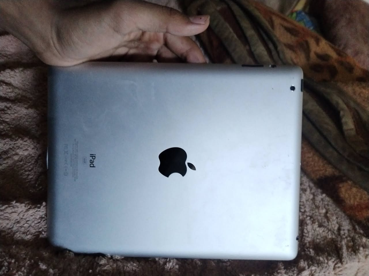 سلام عليكم شباب ايباد ايفون ماعرفه شكد جهاز الاهل ايباد نضيف كله بلادي مامفتوح سعره 125 وبي مجال للشراي رقمي ***********
