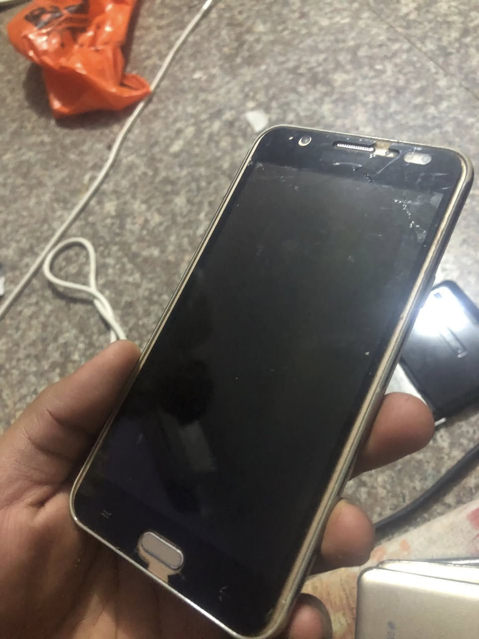 للبيع فحم بيهن نقص شاشات وبيهن بطاريات وبيهن شغالات فقط بطارية سعرهم كلهم ب٥٠ الف


**إذا كنت صاحب هذا الإعلان وتريد حذفه لأي سبب، رجاءا أرسل رسالة إلى الدعم الفني**