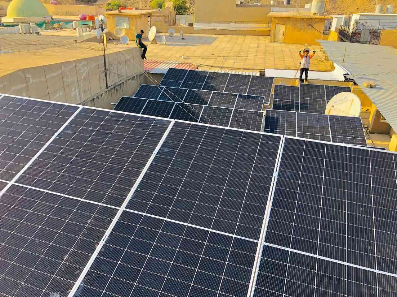 #قسط #مريح #بدون #مقدمة 
بفضل الله وبحمده قامت كوادر شركتنا (شركة المهندس للطاقة الشمسية) بنصب منظومة طاقة شمسية منزلية لأحد زبائن شركتنا
العرض الاقوى تحطيم الاسعار 🔥 🔥 🔥 🔥 🔥 🔥
العرض الاول 🔥 🔥 🔥
السعر : 3،750،000 فقط 
القدرة : 15 نهاري و 15 ليلي 
الألواح: 620 واط ضمان 15 سنة  عدد7
البطارية: ليثيوم حجم 15 كيلو واط ضمان 5 سنة
الانڤيرتر :  حجم 6 كيلو مع واي فاي مدمج ضمان 2 سنة 
العرض الثاني 🔥 🔥 🔥
السعر :  3,250,000 فقط
القدرة : 10 نهاري و 10 ليلي 
الألواح: 610 واط ضمان 15 سنة  عدد 5
البطارية: ليثيوم حجم 10 كيلو ضمان خمس سنوات
الانڤيرتر :  حجم 6 كيلو مع واي فاي مدمج ظمان 2 سنة
العرض الثالث 🔥 🔥 🔥
السعر : 2،500،000 فقط
القدرة : 10 نهاري و 7 ليلي 
الألواح: 620 واط ضمان 15  سنة عدد5
البطارية: ليثيوم حجم 7 كيلو ضمان خمس سنوات
الانڤيرتر : حجم  4 كيلو ضمان 2 سنة 
العرض الرابع 🔥 🔥 🔥
السعر : 2،150،000 فقط
القدرة : 8 نهاري و 5 ليلي 
الألواح: 620 واط ضمان 15 سنة  عدد 4
البطارية: ليثيوم حجم 5 كيلو ضمان خمس سنوات
الانڤيرتر : حجم 4.2 كيلو ضمان 2 سنة 

للحجز و الاستفسار
مدير شركة المهندس للطاقة الشمسية  
ربيع سامي الجبوري 
⁨ ***********
مهندس سعد 
***********
انور الفرحان 
مدير المبيعات 
***********
مهندس الصيانة 
عزيز الفرحان 
***********
 عمر الفرحان 
***********
