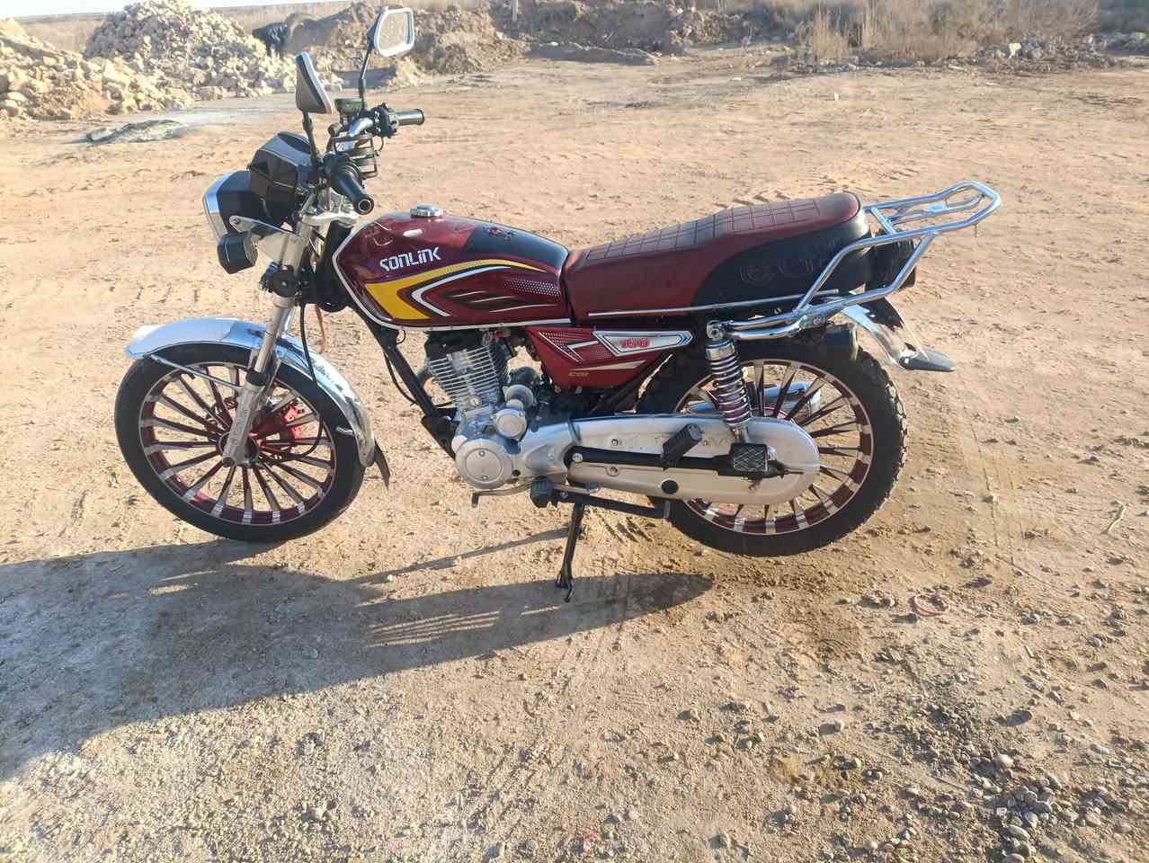 دراجه للبيع موديل 24 فقط منفيس السعر 700 وبي مجال
للاستفسار ***********
