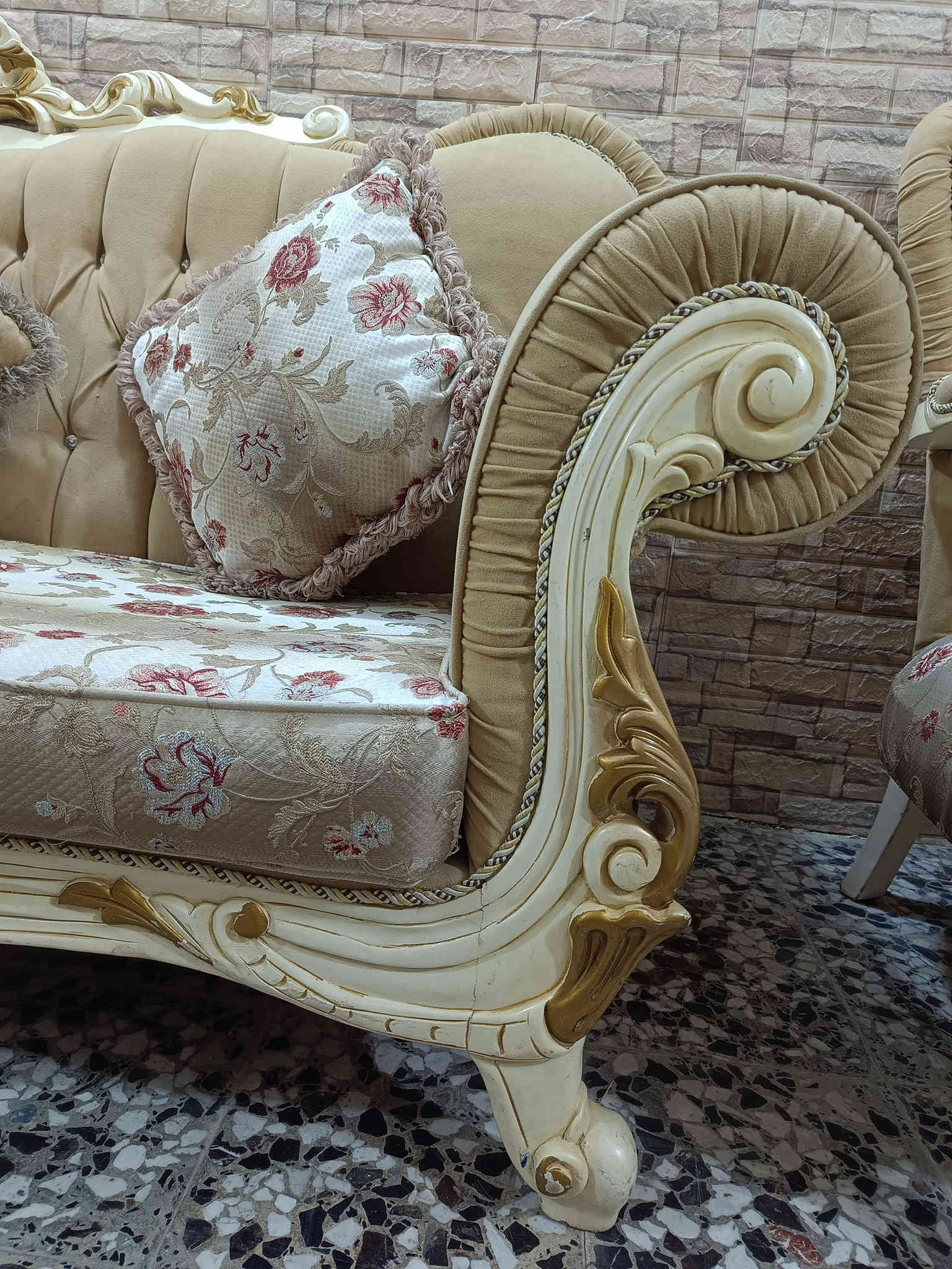 تخم تركي زان 10 مقاعد استعمال قليل السعر ٦٠٠ المكان كوفه حي كنده ***********
