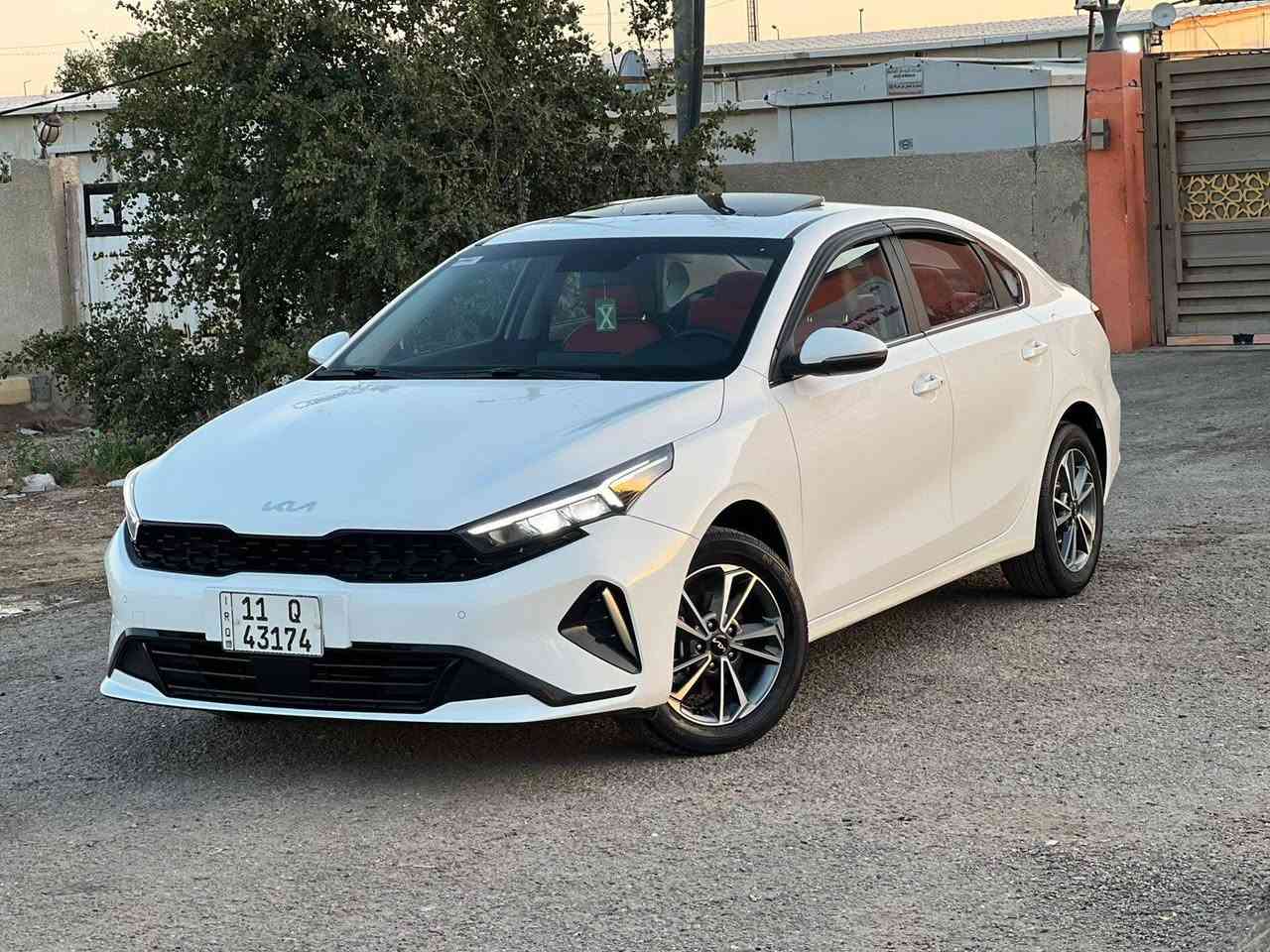 سلام عليكم كيا K3 خليجي سياره جديده عله وضعيتها سياره احله من لصور مكفول من صبغ ول فتح ول تبديل
مكينه وكير وتبريد وحداديه كفاله
فول مواصفات
فتحه + بصمه + بصمة ابواب + داخل جلد احمر + حساس امامي + حساس خلفي + اوتو هولد + ثلاث انظمه قياده + اشاير بل مري + لمري شفط + لد امامي + لد خلفي + فول تحكمات + كامره دواره + هند بريك بصمه + شاشه تجيتل 
ماشيه ١٧ الف كيلو 
مكينه ١٥٠٠ دوش دبل نوزل 
رقم بغداد بئسمي
سعر ١٣٩ وبيها مجال 
مكان السياره الكراده 
للستفسار  ***********
