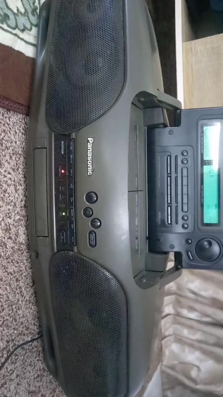 بانسونك جديد جديد ريمونت  اواكس مسجل كاسيت راديوو شغال بس السيدي مفاحصه معندي قرص ٧٠  الف مكاني شهداء بياع *********** واتساب
