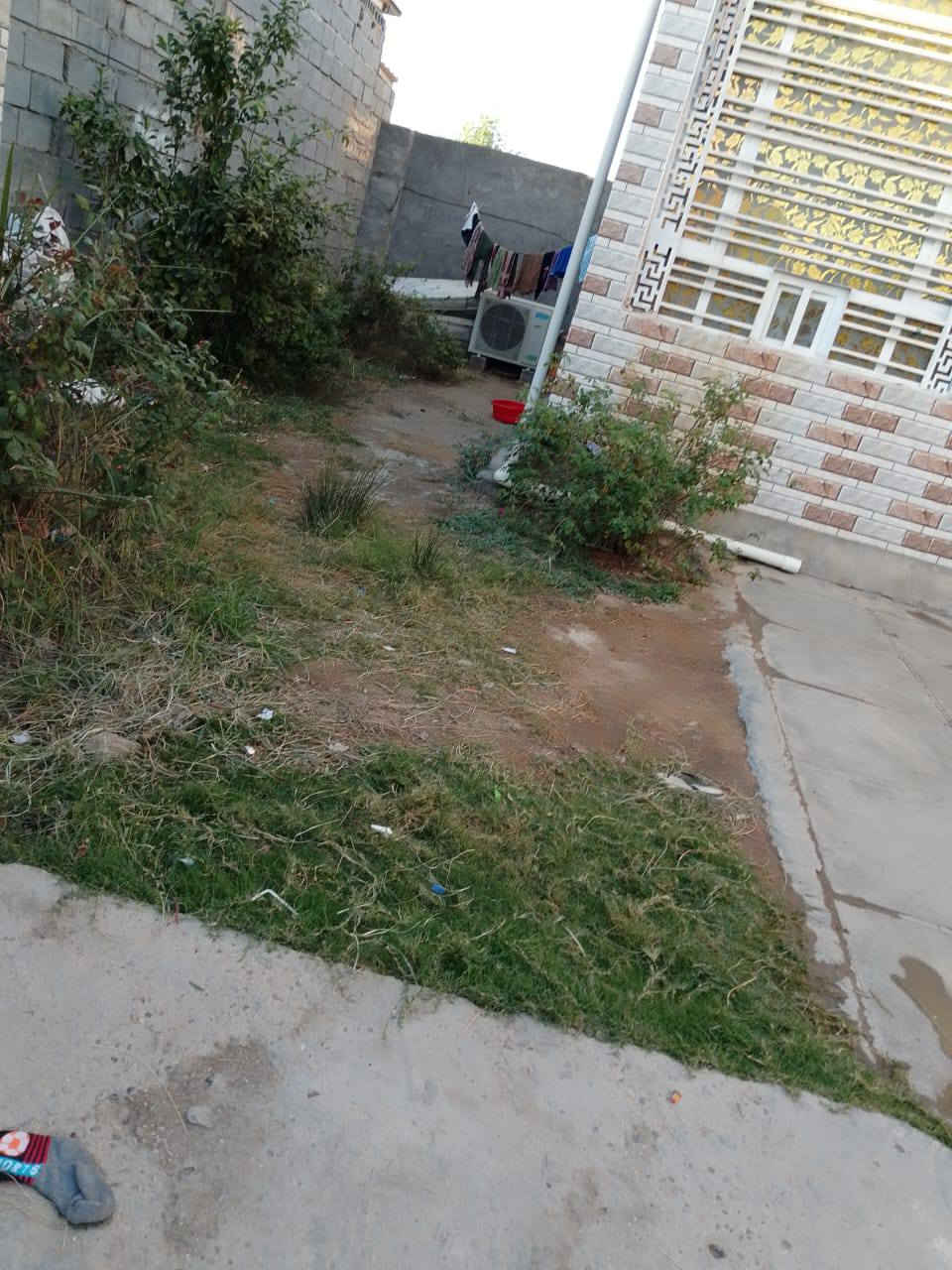 سلام عليكم دار لبيع بشاخه قرب مضخات مساحه ٣٠٠ متر يحتوي عن غرفتين صلا ستقبال صحيات صب كونكريت بيت جاهز سعر ٥٠بي مجال اتصال على هاذا ***********
